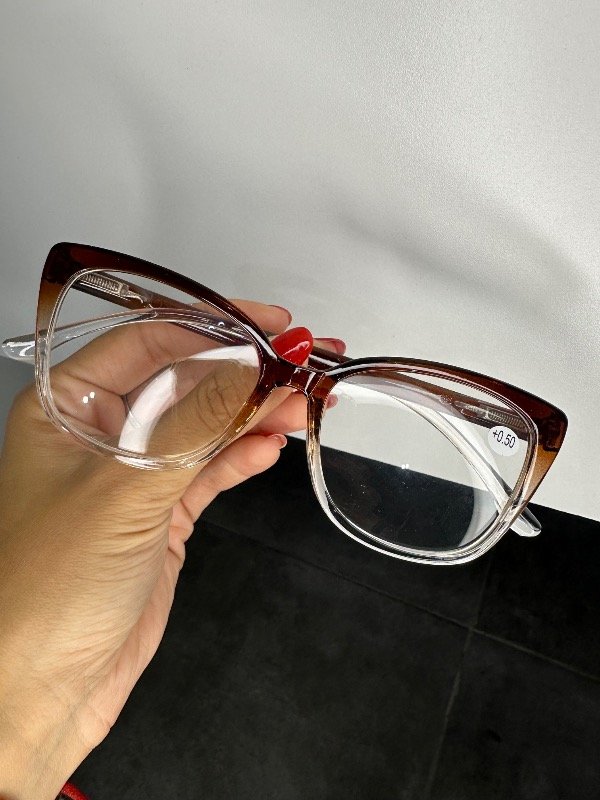 Producto - Lentes con aumento gatito marrón