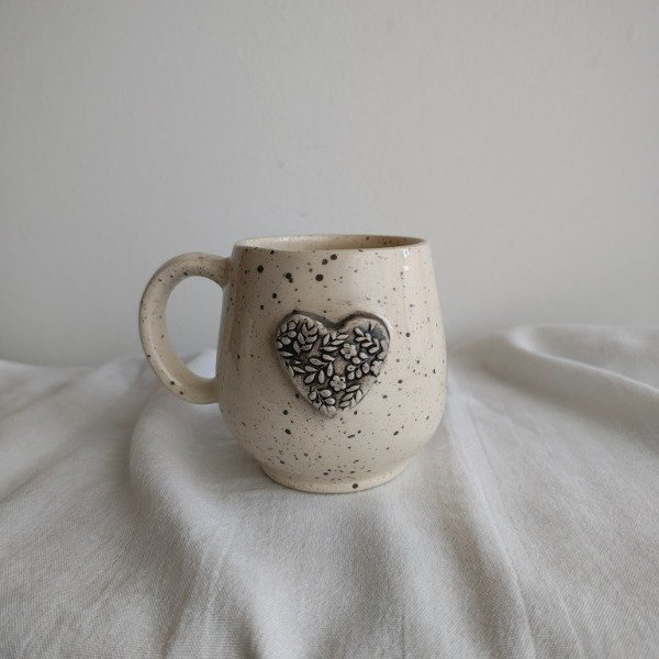 Producto - Taza Primavera "Corazón Negro"
