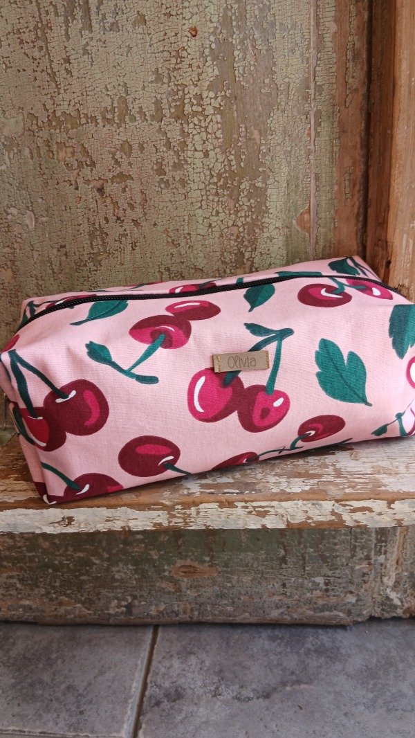 Producto - Cartuchera regtangular cereza