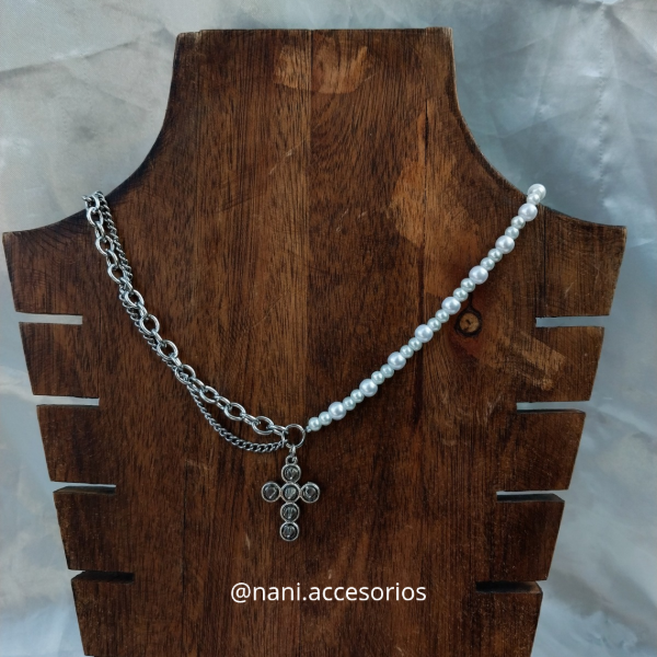 Producto - Collar cruz spike