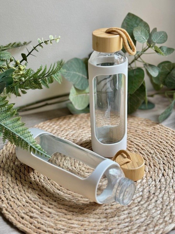 Producto - BOTELLA TAPA BAMBOO Y FUNDA DE SILICONA THIRD CREAM 500 ML - 0