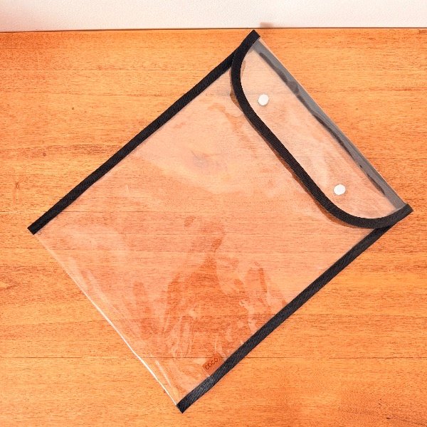 Producto - SOBRE CRISTAL A4 con BROCHES NEGRO