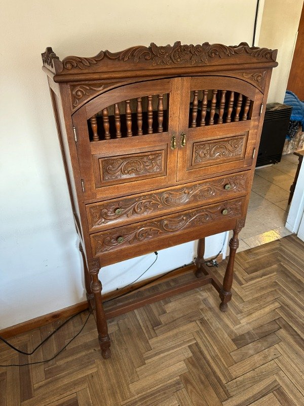 Producto - MUEBLE BARGUEÑO PERUANO CON CAJONES 83x37x145 #11738