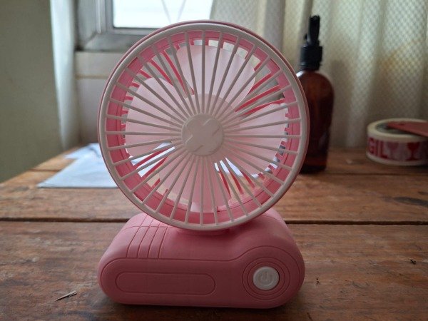 Producto - Mini Ventilador Portátil De Mesa Escritorio Rosa - Lolita