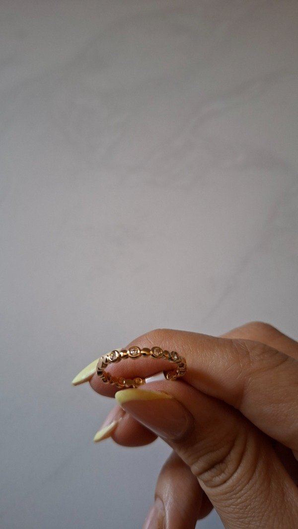 Producto - Anillo de acero dorado strass