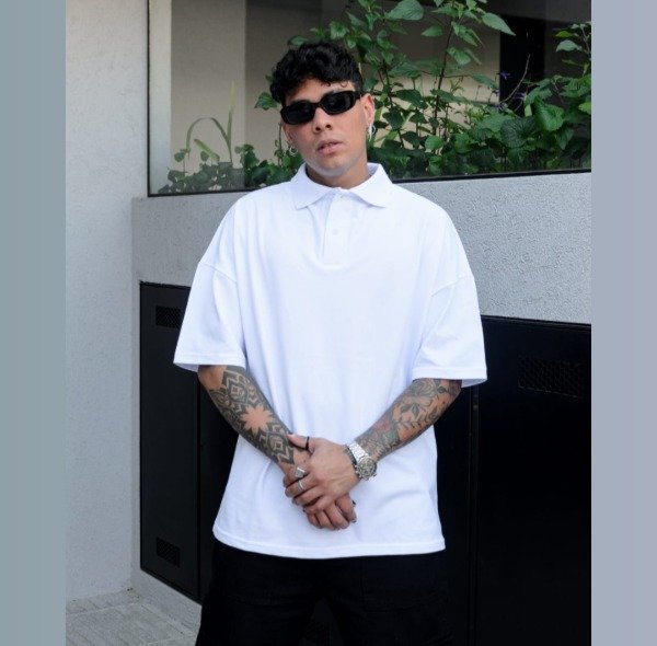 Producto - CHOMBA OVER WHITE