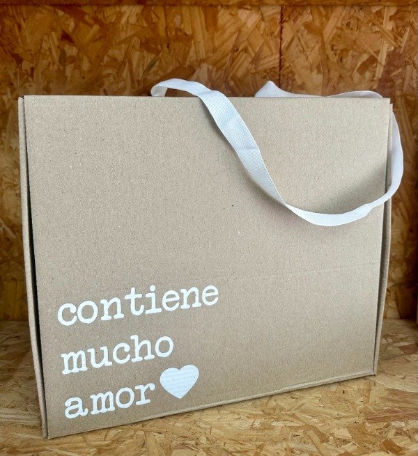 Producto - CAJA BOLSA CONTIENE AMOR -COD. CC118 medida 32x11x28