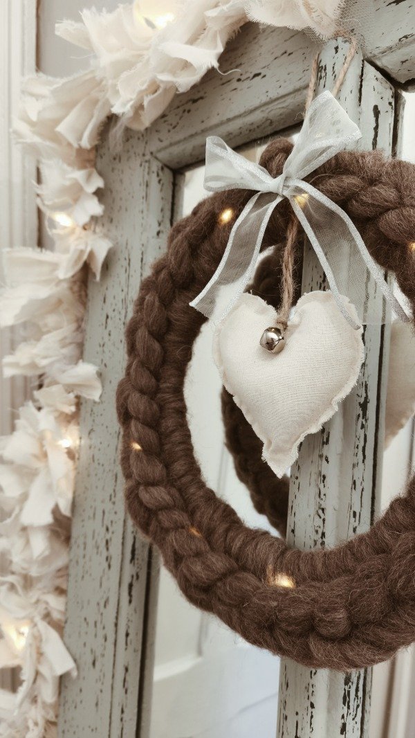 Producto - Corona tejida - color visón (con luces)