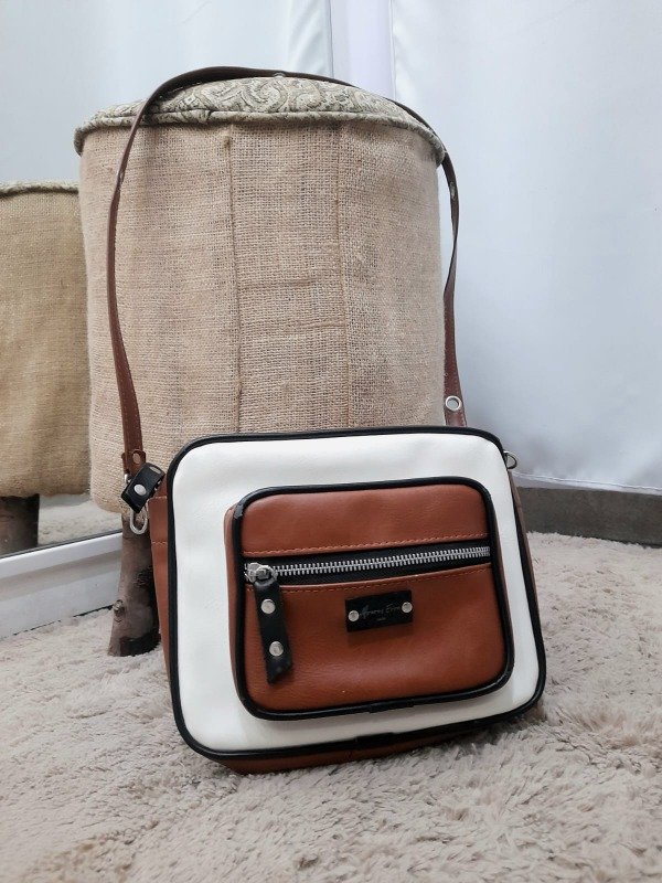 Producto - CARTERA MORRAL TIRAS DESMONTABLES ALVARES ERRE