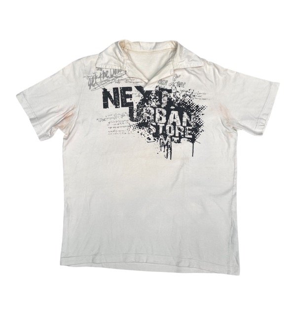 Producto - Chomba gráfica blanca