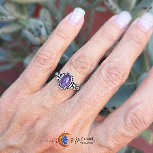 Producto - Anillo Hindú "Vanha" - Amatista (Piedra 7 x 9 mm) / Talle: 17 mm