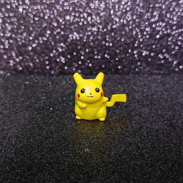 Producto - Pikachu BANDAI Mini (brazos hacia izq)