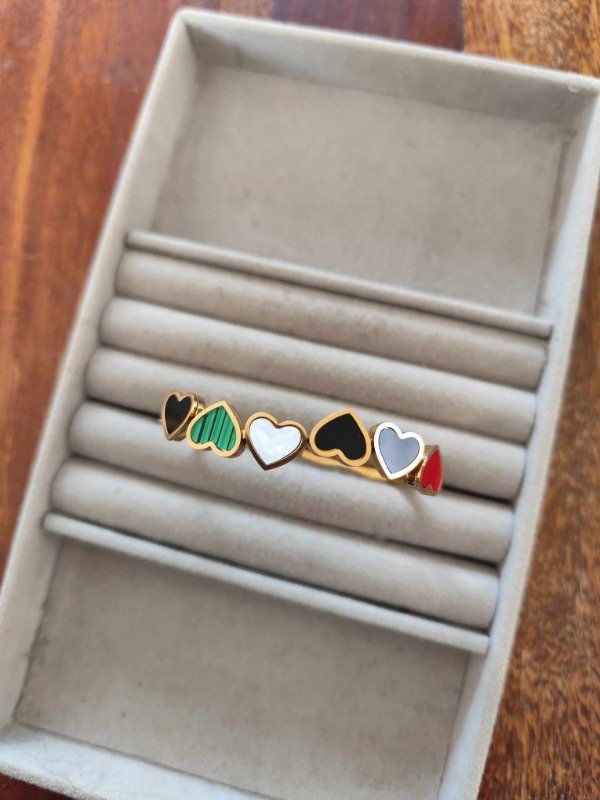 Producto - Esclava corazones multicolor. Acero dorado