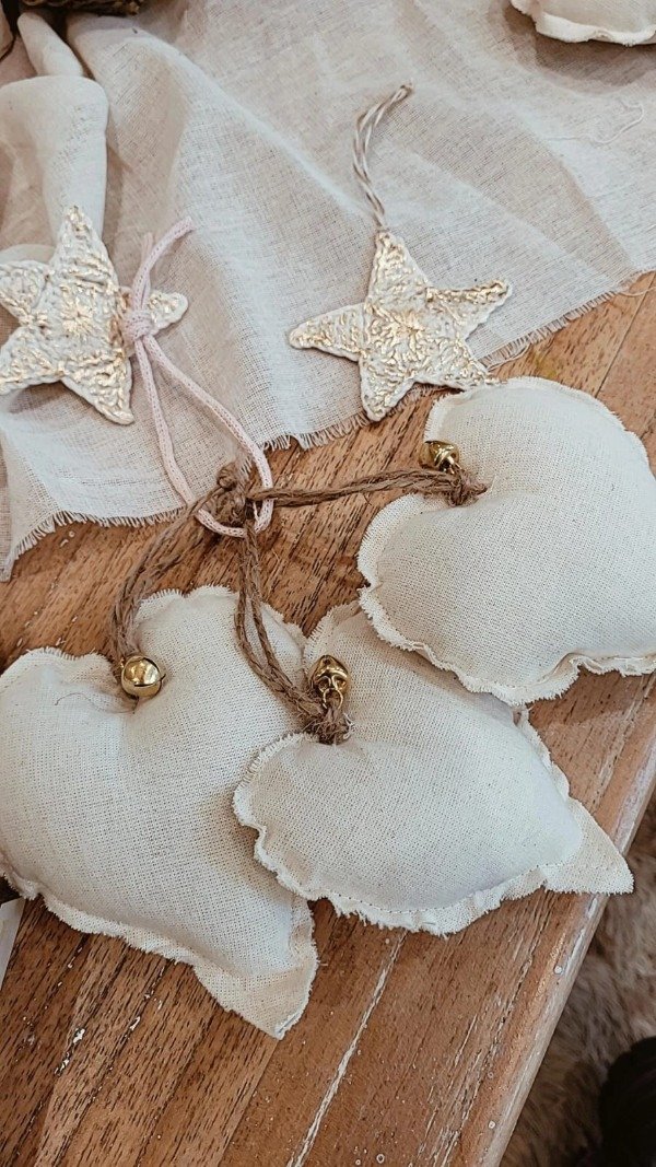 Producto - Adornito - corazón con cascabel