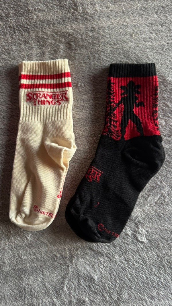 Producto - Medias Stranger Things