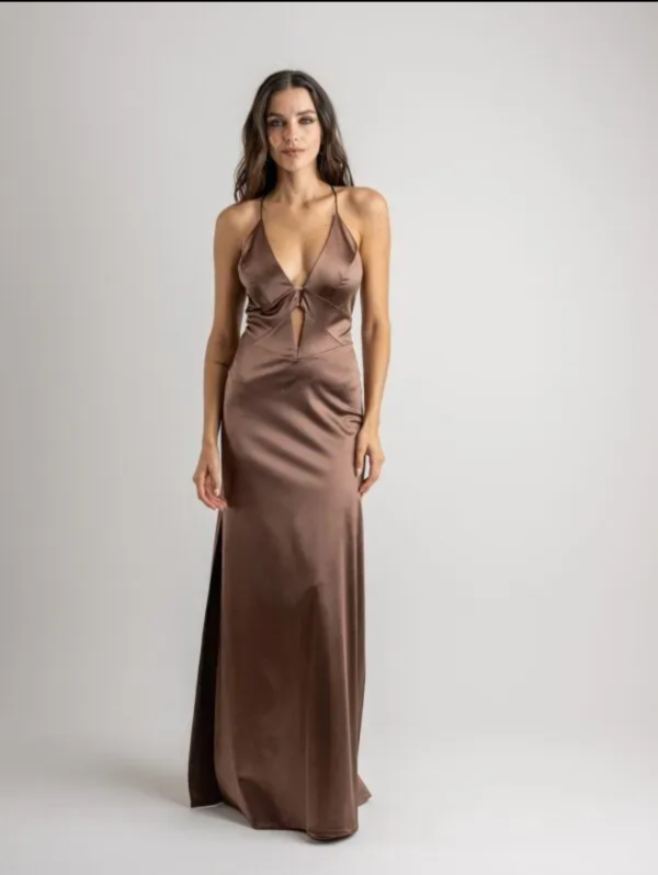 Producto - Vestido Largo Satinado con Tajo y Escote Cut Out - 8
