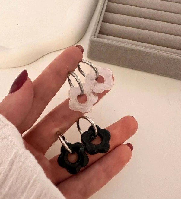 Producto - Aros Flor blanca