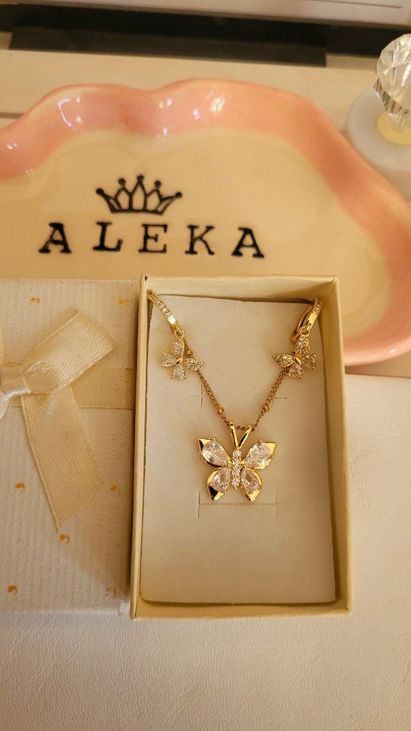 Producto - Conjunto Mariposa dije y aros con cubic de acero dorado - 0