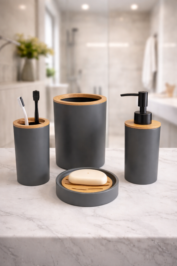 Producto - Set de baño x 4 piezas plástico y bambú