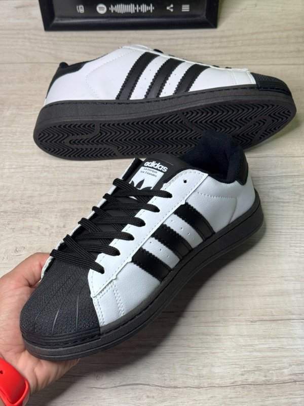 Producto - Adidas Superstars Panda - 3