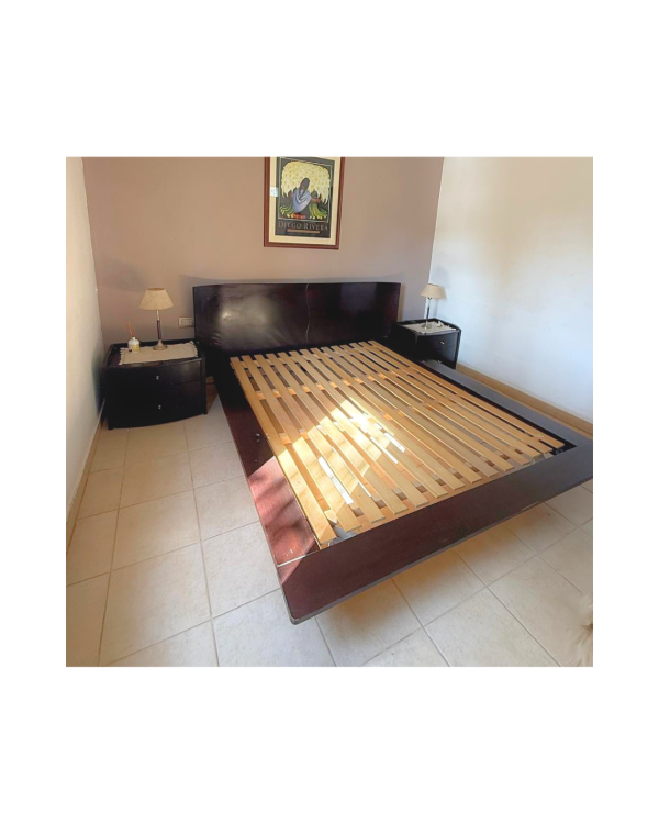 Producto - Cama de 2 plazas con respaldo y mesitas de luz