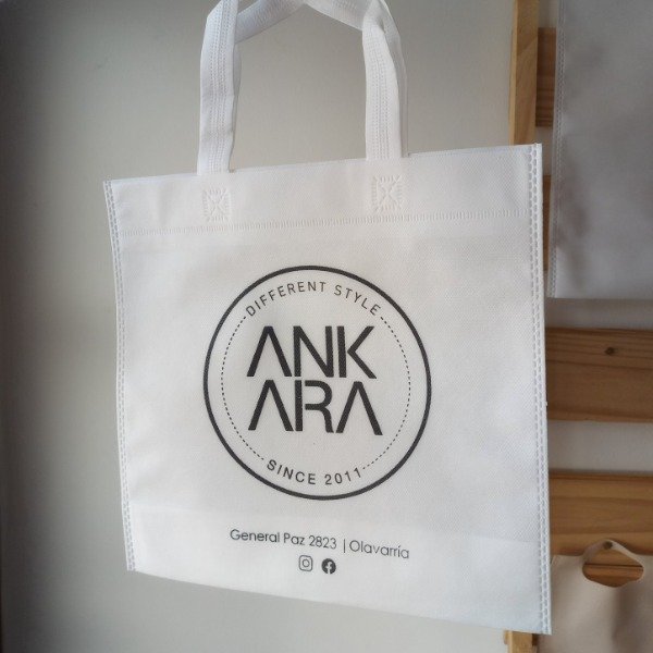Producto - 1000 bolsas c/ manijas 30x30