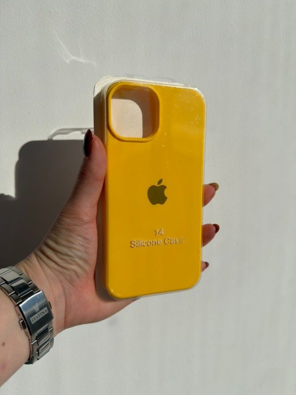 Producto - Silicone Case Iphone 14 amarillo manzana oscura