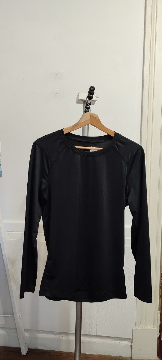 Producto - Remera Negra, talle L
