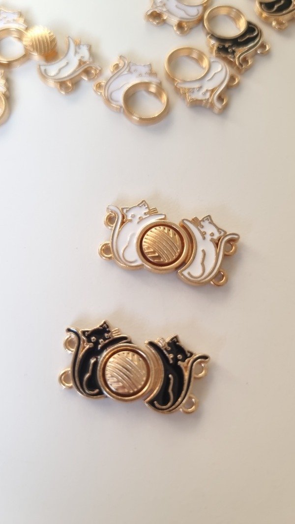 Producto - Broche para ajustar GATOS CON OVILLO