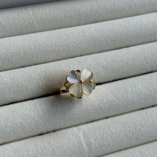 Producto - Anillo giratorio flor blanca