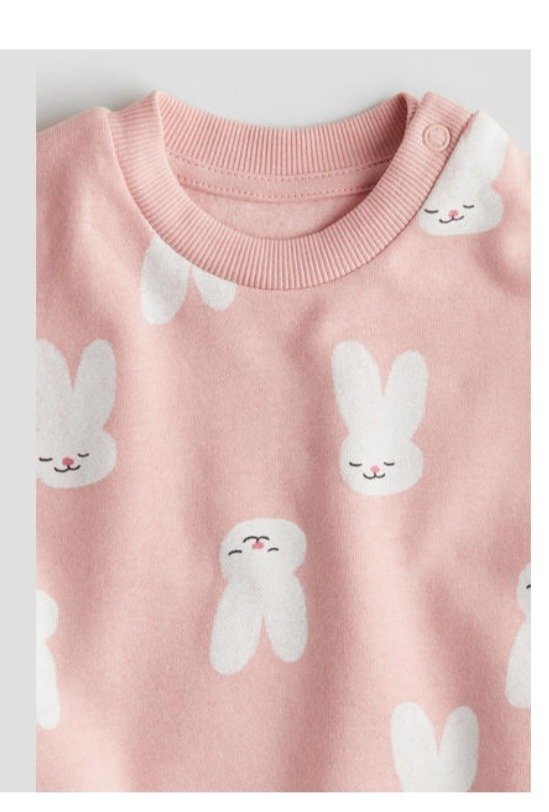 Buzo con friza HyM talle 2 conejo rosa — imagen 2