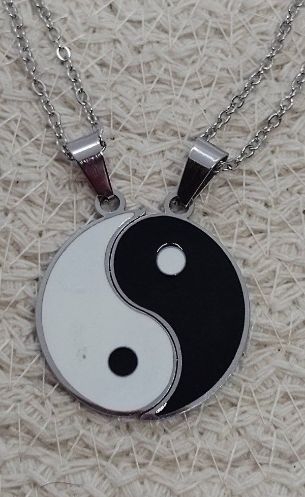 Producto - Dije esmaltado del ying yang