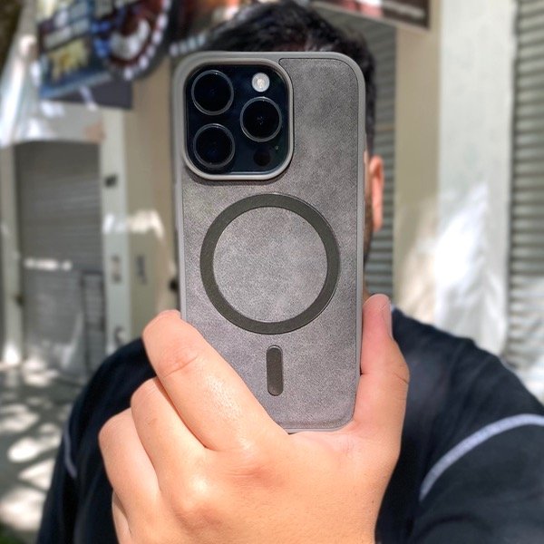 Producto - CASE LEATHER MAGSAFE