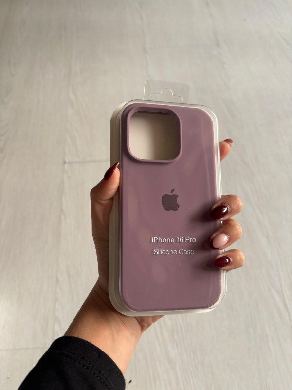Producto - Silicone Case Violeta Viejo Iphone 16 Pro