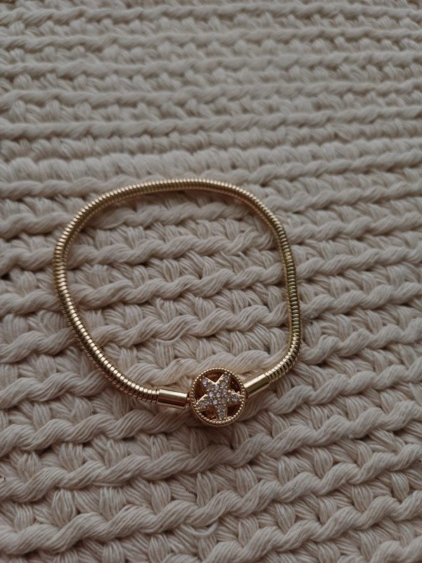 Producto - Pulsera estilo Pandora dorada estrella