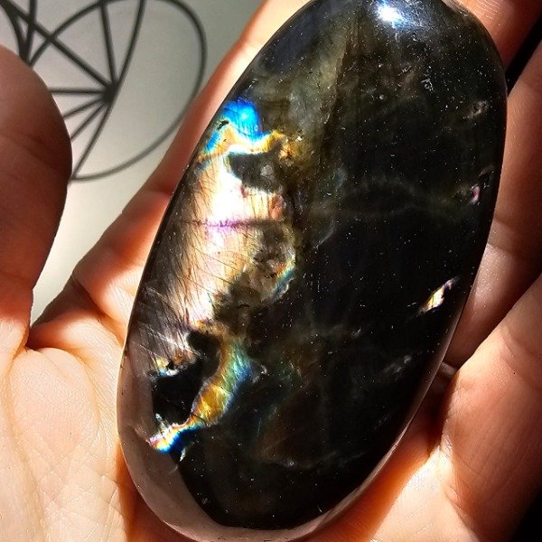 Producto - Palmstone de Labradorita