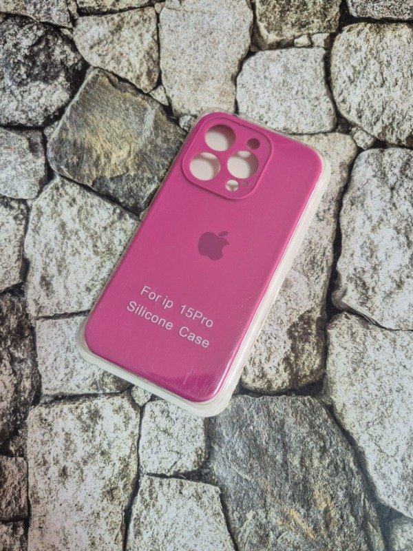 Producto - Funda silicone case con logo Iphone 15 Pro magenta