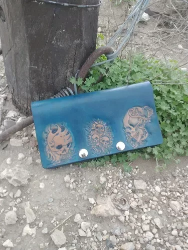 Producto - billetera celeste calavera