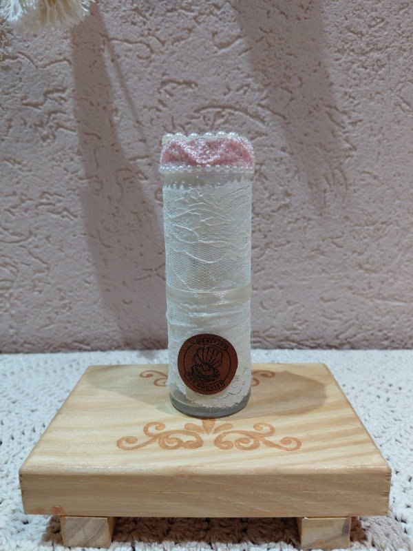 Producto - Florero Rosa y blanco puntilla