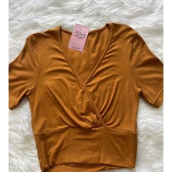 Producto - TOP MORLEY ESCOTE V MANGAS CORTAS