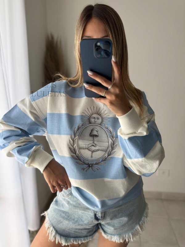 Producto - Buzo ESCUDO celeste
