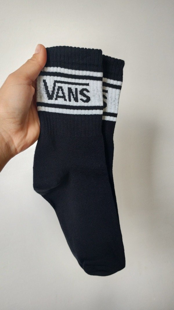 Producto - Vans negra con blanco