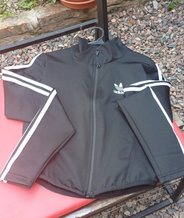 Producto - CAMPERA ADIDAS CORTA