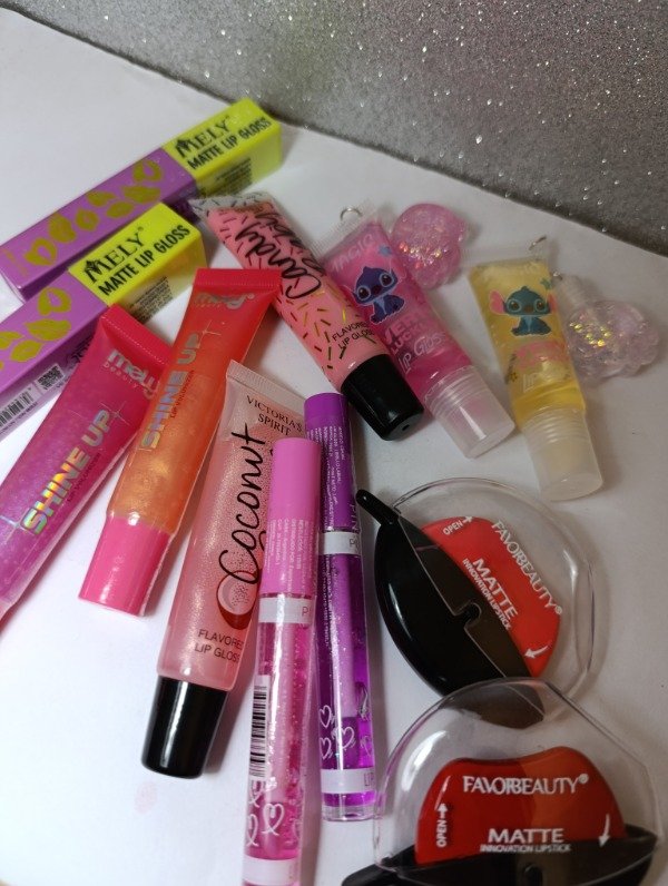 Producto - Combo 12 Gloos labiales