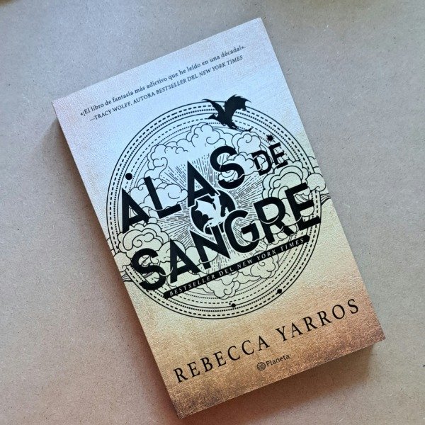 Producto - LIBRO CON FALLA: Alas de sangre. Rebecca Yarros