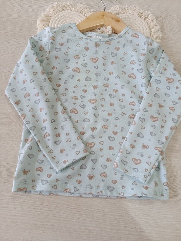 Producto - Remera Corazones Celeste