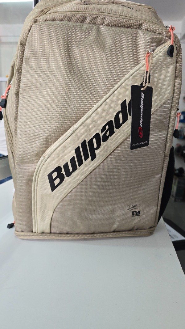 Producto - Mochila Bullpadel Delfi brea