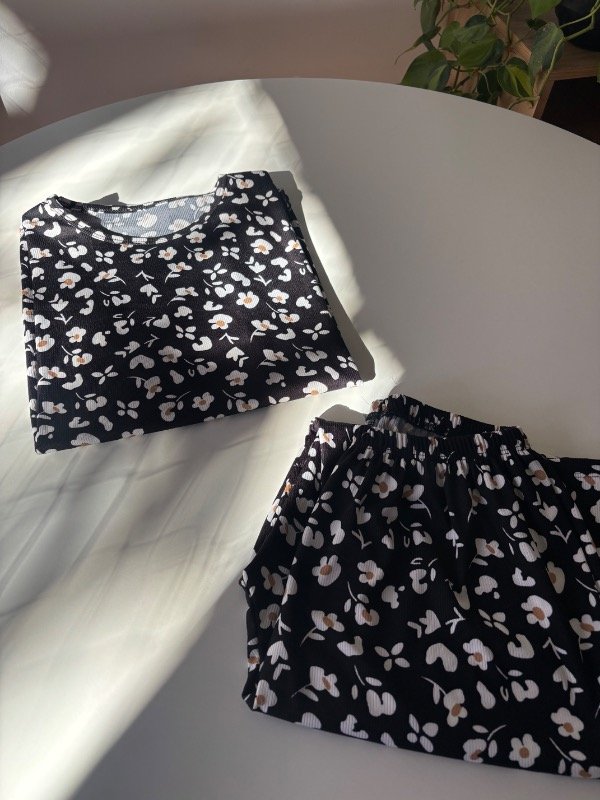 Producto - PIJAMA KEILA NEGRO FLORES BLANCAS - 3