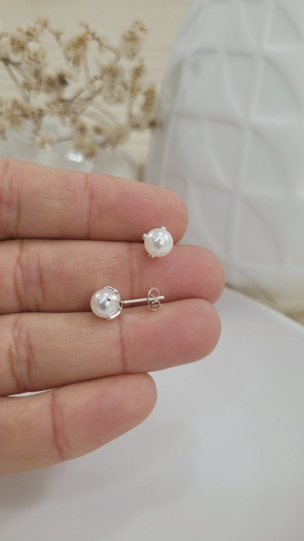 Producto - Aros de Plata Perla con Grifa 7mm (AR211)