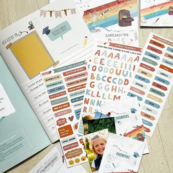 Producto - Álbum de figuritas grupal - Egresaditos 2025